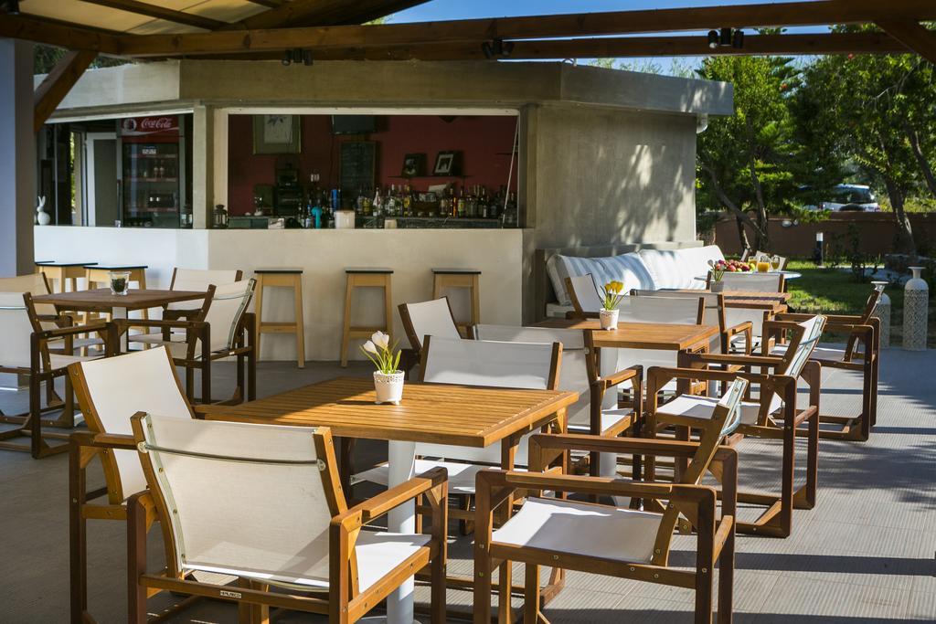 Olive Grove Studios & Apartments Свороната Екстериор снимка