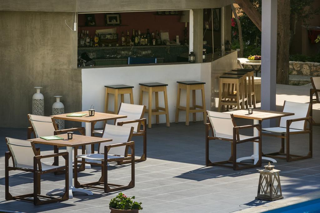 Olive Grove Studios & Apartments Свороната Екстериор снимка