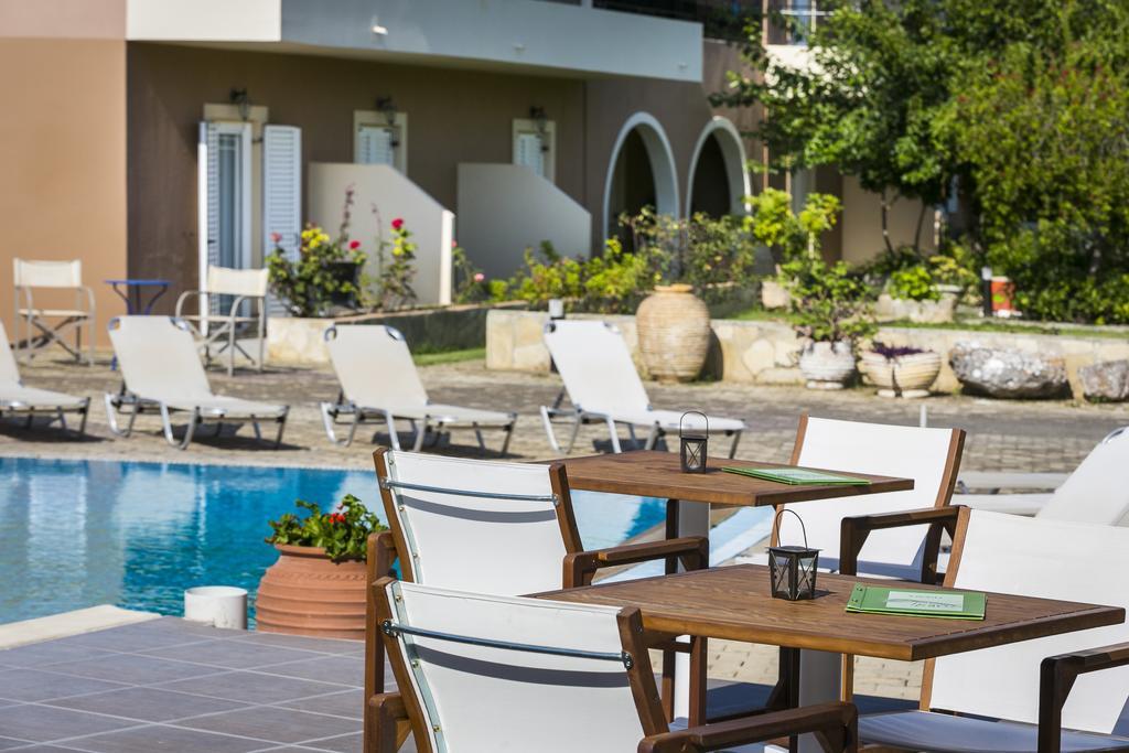 Olive Grove Studios & Apartments Свороната Екстериор снимка