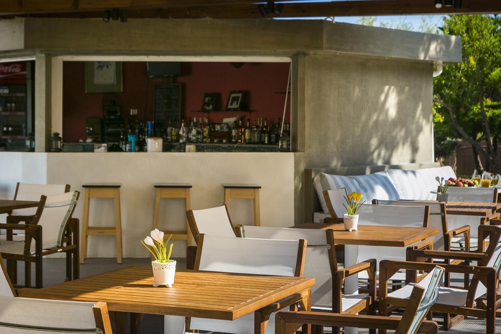 Olive Grove Studios & Apartments Свороната Екстериор снимка