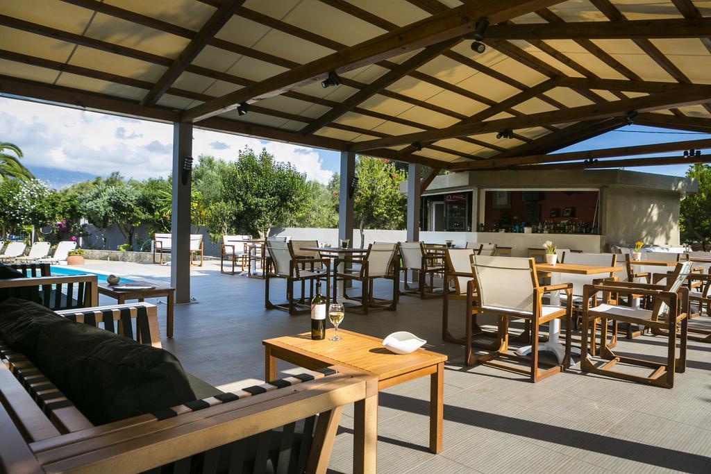 Olive Grove Studios & Apartments Свороната Екстериор снимка