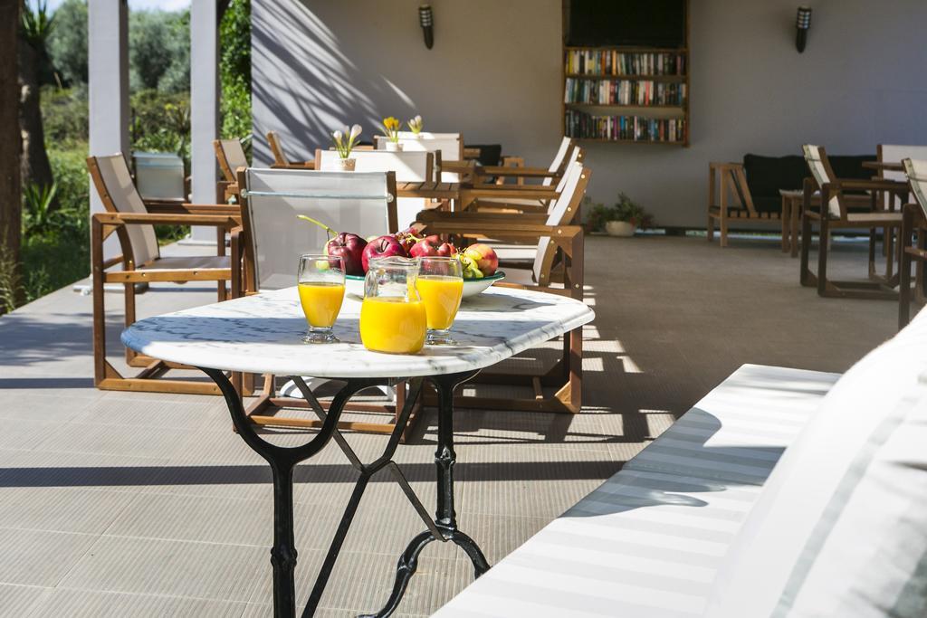 Olive Grove Studios & Apartments Свороната Екстериор снимка