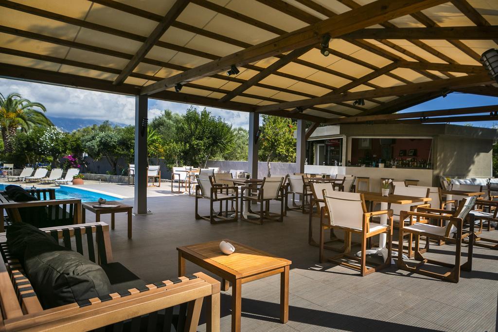 Olive Grove Studios & Apartments Свороната Екстериор снимка