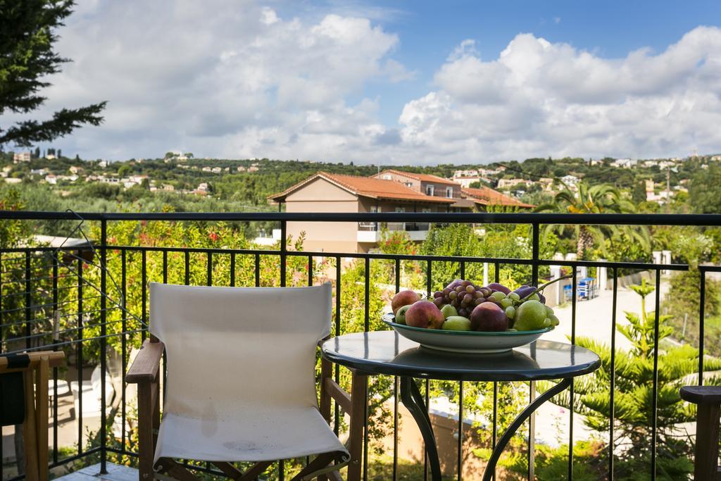Olive Grove Studios & Apartments Свороната Екстериор снимка