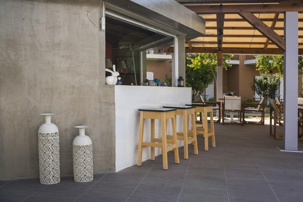 Olive Grove Studios & Apartments Свороната Екстериор снимка