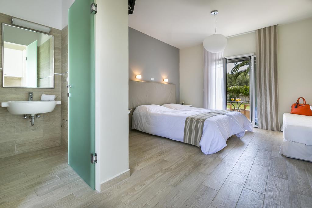 Olive Grove Studios & Apartments Свороната Екстериор снимка