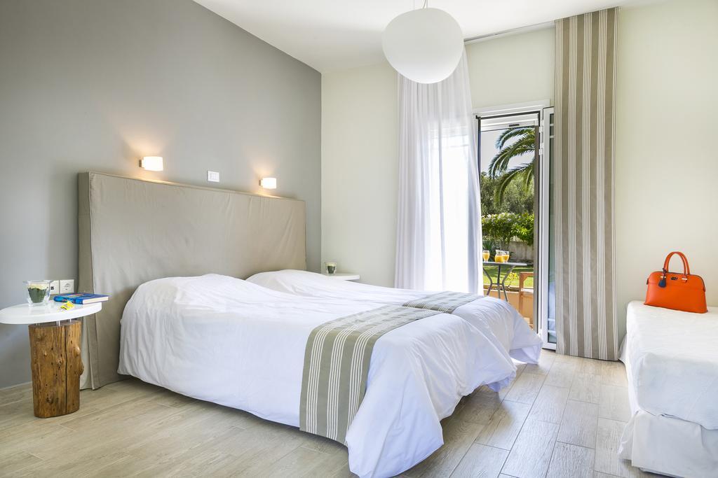 Olive Grove Studios & Apartments Свороната Екстериор снимка