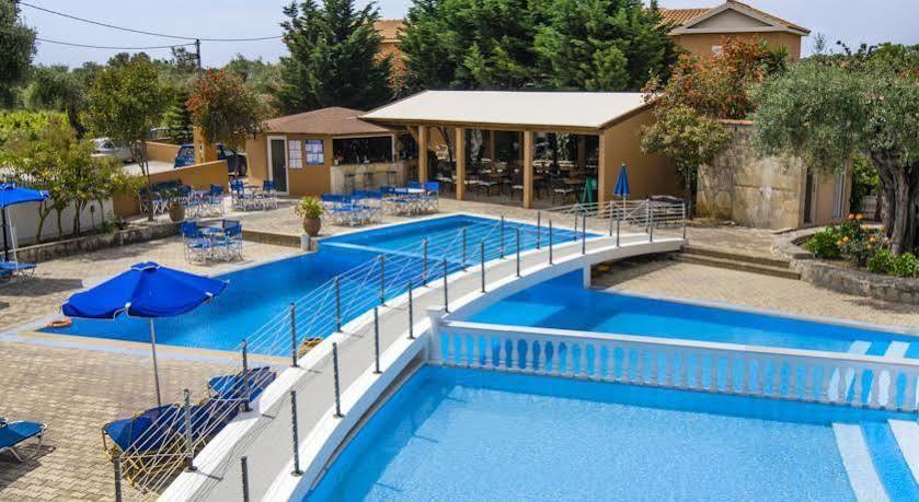 Olive Grove Studios & Apartments Свороната Екстериор снимка