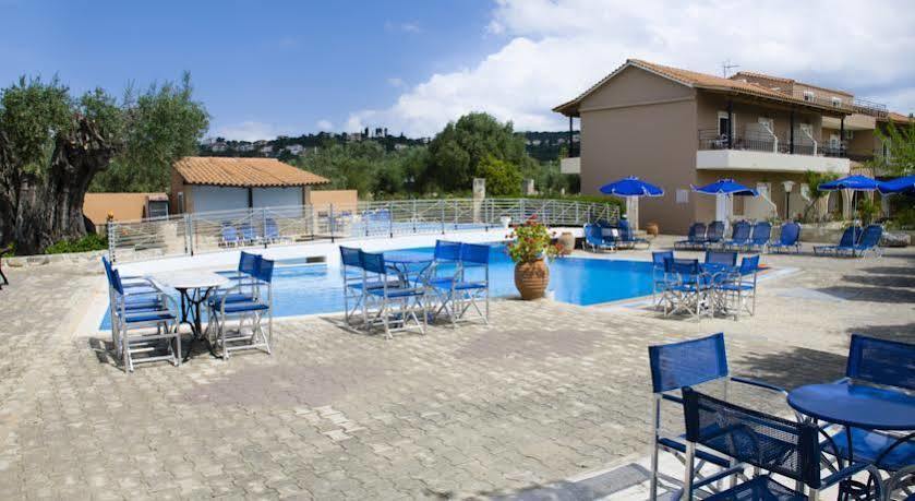 Olive Grove Studios & Apartments Свороната Екстериор снимка