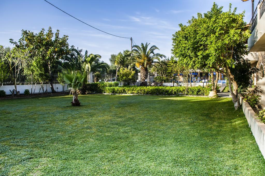 Olive Grove Studios & Apartments Свороната Екстериор снимка