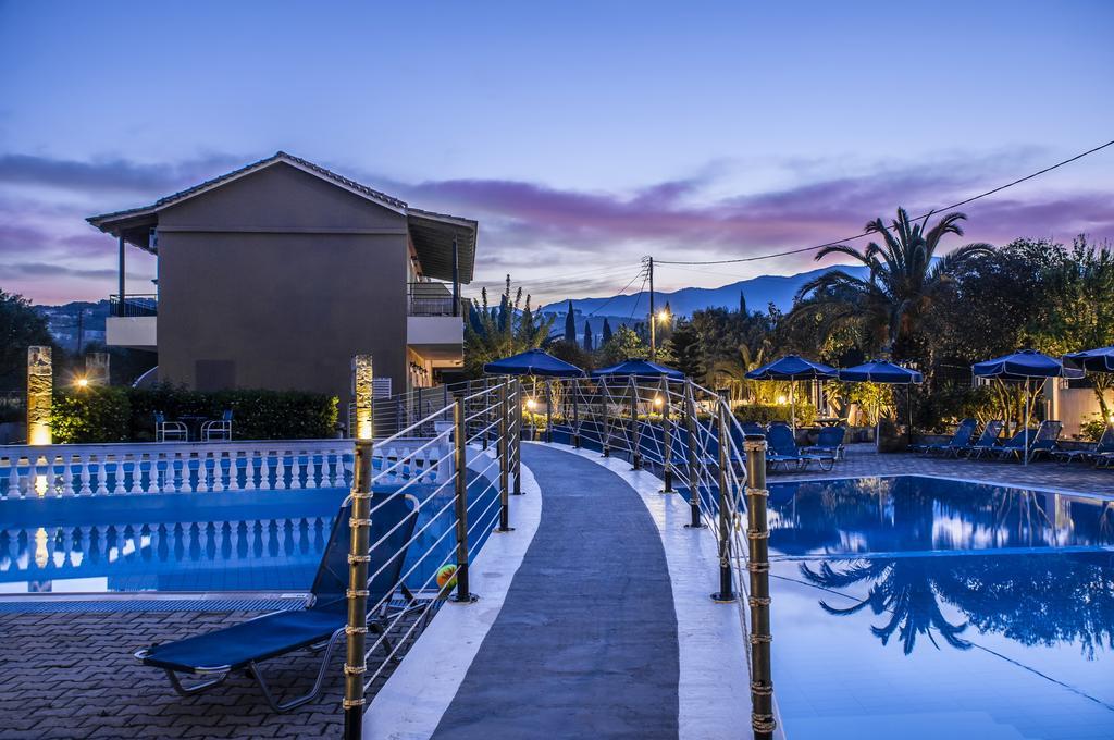 Olive Grove Studios & Apartments Свороната Екстериор снимка