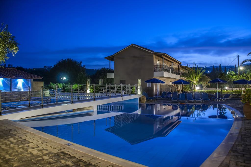 Olive Grove Studios & Apartments Свороната Екстериор снимка